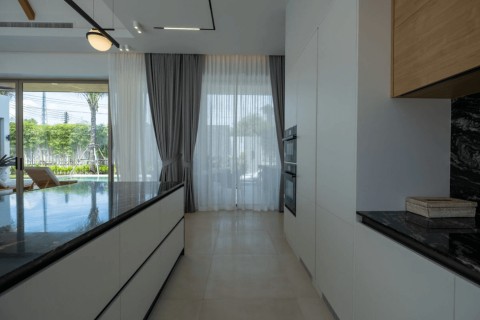 Вилла с бассейном в Layan Lucky Villas II, Пхукет, Таиланд, 460 м2