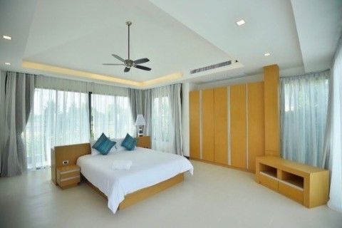 Вилла с бассейном в The Lake House, Пхукет, Таиланд, 296 м2