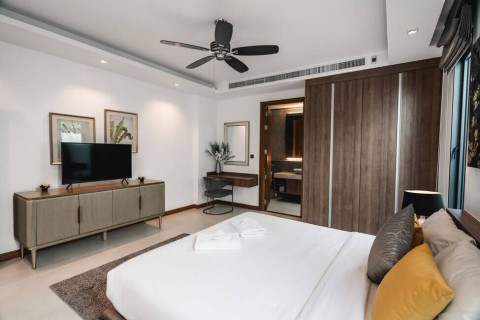 Вилла с бассейном в The Lake House, Пхукет, Таиланд, 450 м2