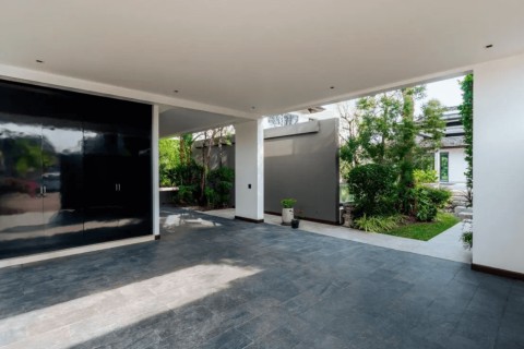 Вилла с бассейном в The Lake House, Пхукет, Таиланд, 488 м2