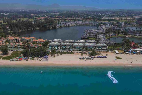 Аренда виллы на Пхукете в Angsana Beachfront Residence, Лагуна, дом с 3 спальнями и бассейном