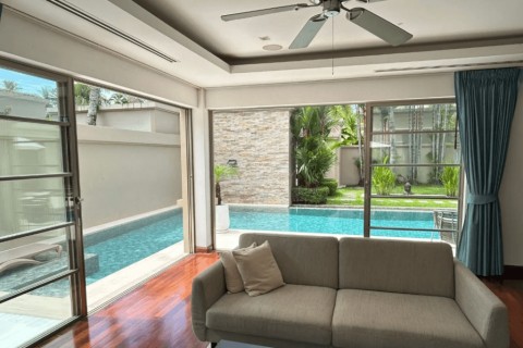 Вилла с бассейном в The Residence Resort, Пхукет, Таиланд, 260 м2