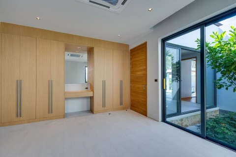 Вилла с бассейном в Botanica Modern Loft, Пхукет, Таиланд, 414 м2