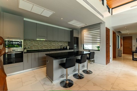 Вилла с бассейном в Botanica Modern Loft, Пхукет, Таиланд, 214 м2