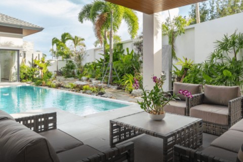 Вилла с бассейном в The Breeze Villas, Пхукет, Таиланд, 432 м2