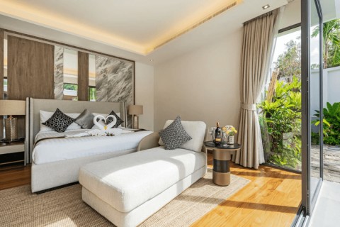 Вилла с бассейном в The Breeze Villas, Пхукет, Таиланд, 432 м2