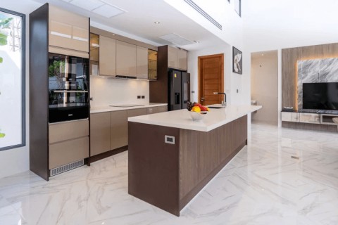 Вилла с бассейном в The Breeze Villas, Пхукет, Таиланд, 432 м2