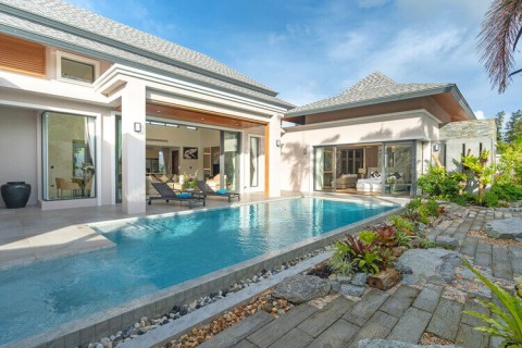 Вилла с бассейном в The Breeze Villas, Пхукет, Таиланд, 432 м2