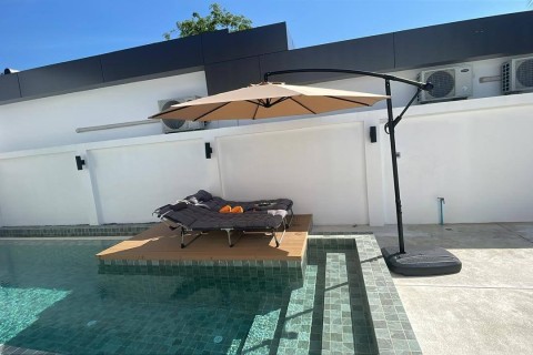 Аренда виллы на Пхукете в Unique Villa Naiharn, Раваи, дом с 4 спальнями и бассейном, 630 м2