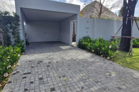 Аренда виллы на Пхукете в Anchan Flora, дом с 3 спальнями и бассейном, 408 м2